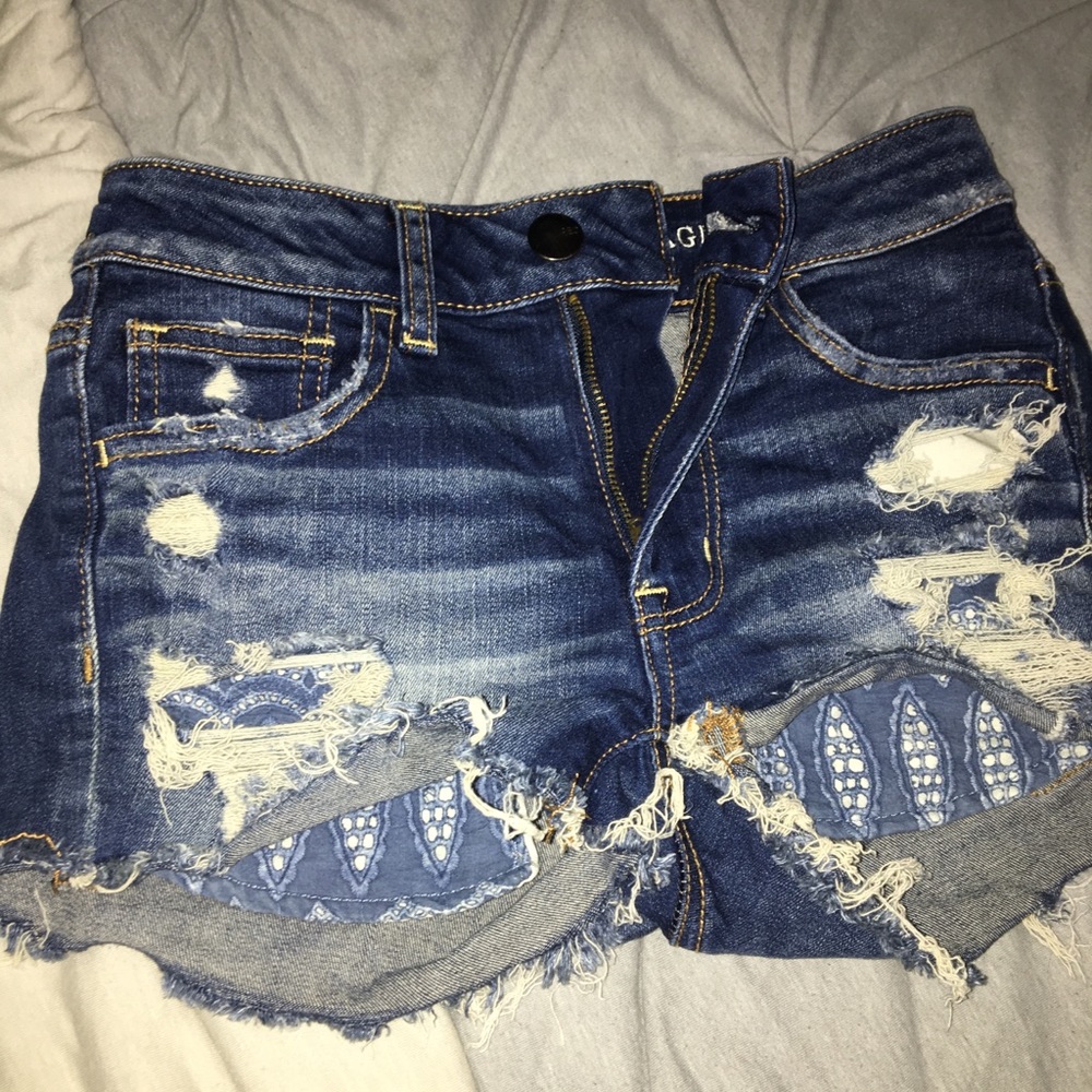 American eagle short shorts.